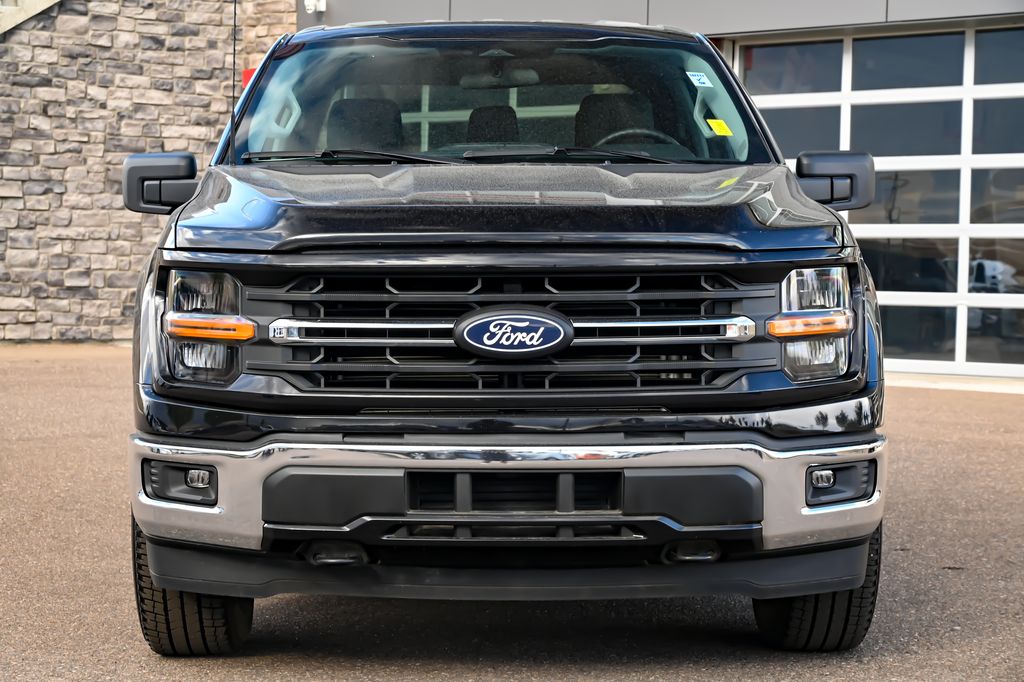 2025 Ford F-150 XLT - Photo 2