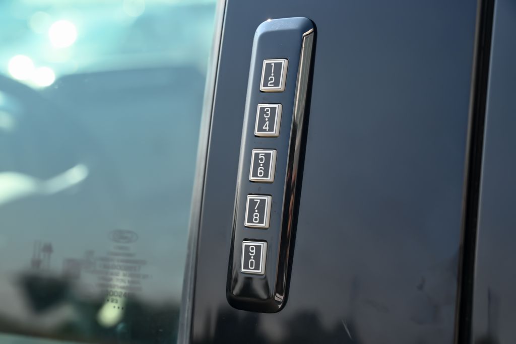 2023 Ford F-150 XLT - Photo 9