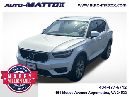 2022 Volvo XC40 Momentum SUV