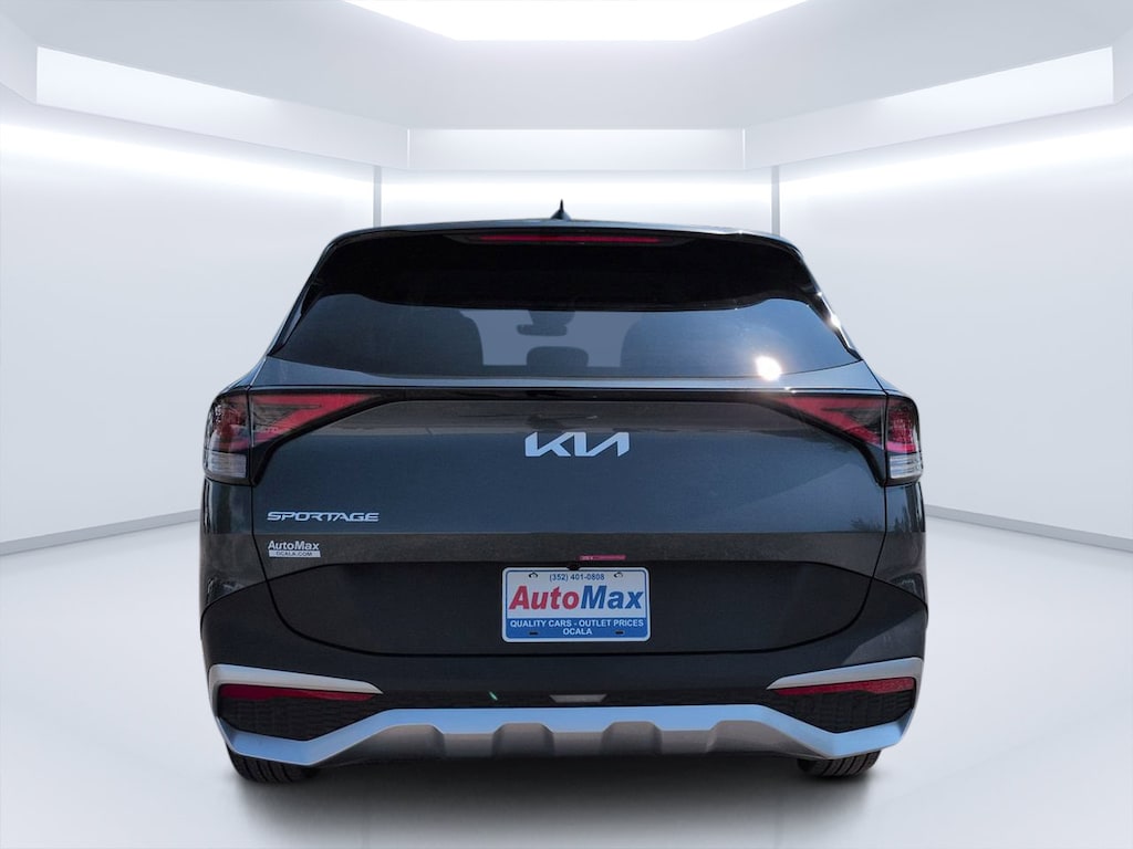 Used 2025 Kia Sportage LX SUV