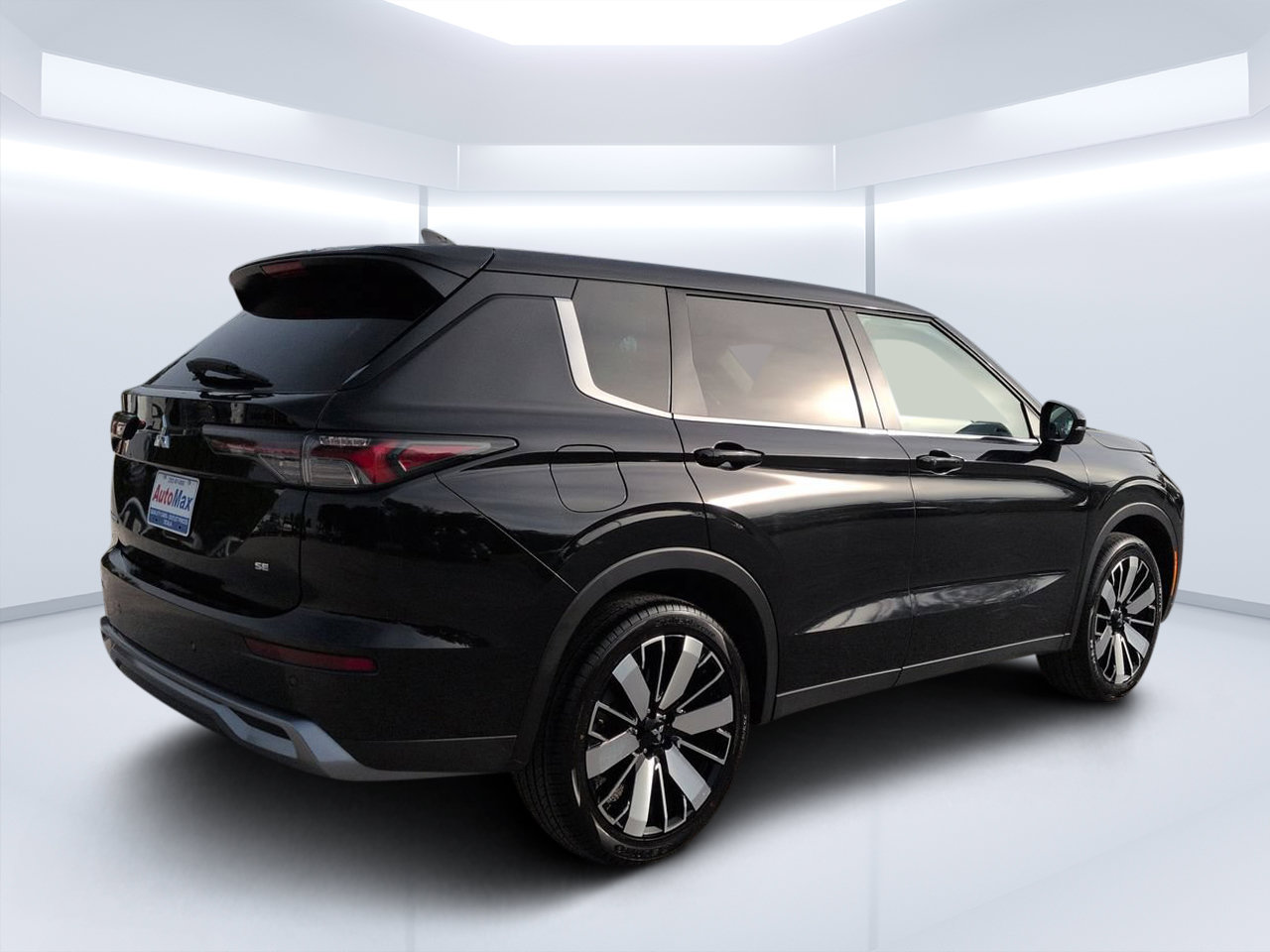 Used 2025 Mitsubishi Outlander SE SE FWD