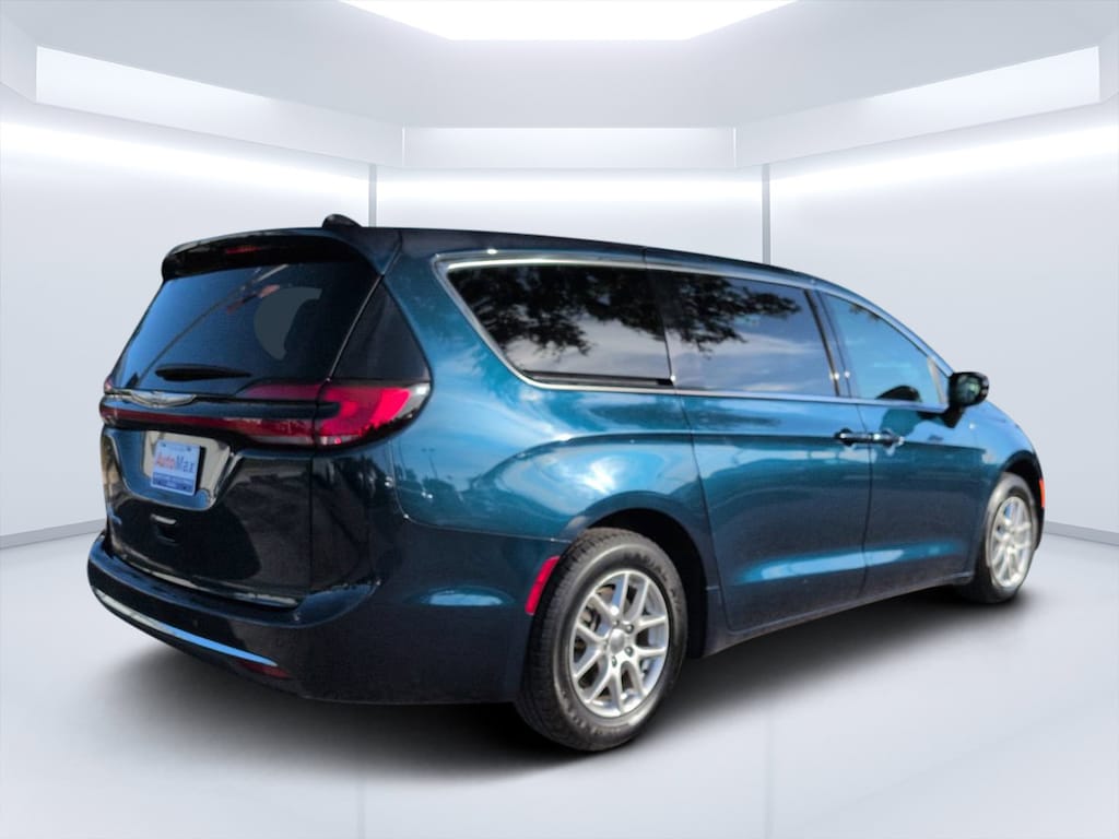 Used 2025 Chrysler Pacifica Select Van Passenger Van