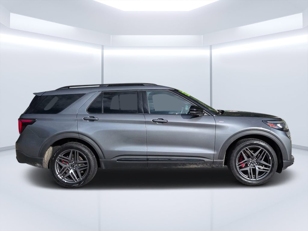 Used 2025 Ford Explorer ST-Line SUV