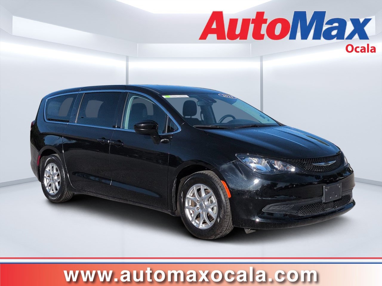 2023 Chrysler Voyager