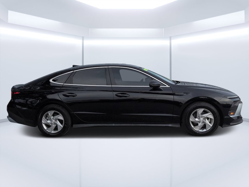 Used 2025 Hyundai Sonata SE Sedan