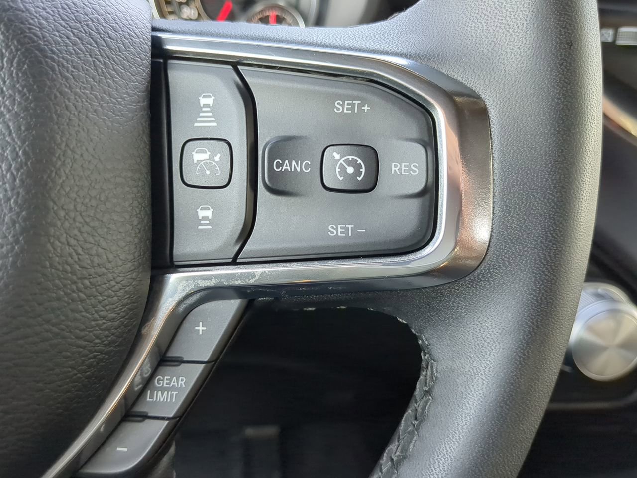 2025 RAM Ram 1500 Pickup Laramie - Photo 25