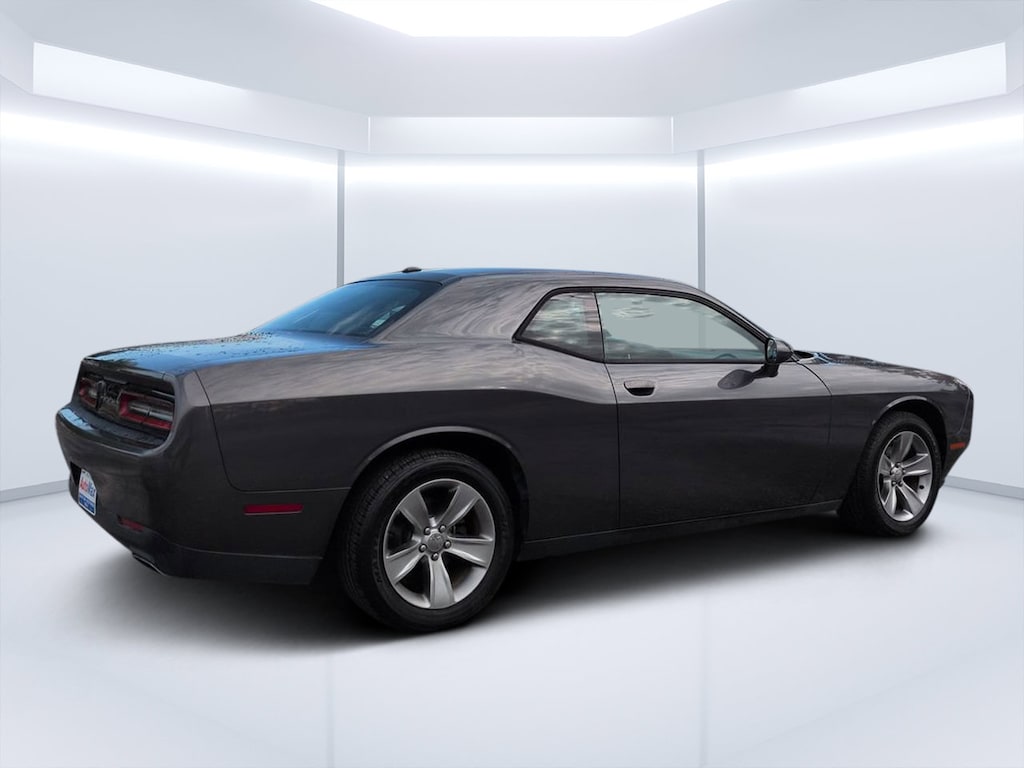 Used 2016 Dodge Challenger SXT Coupe