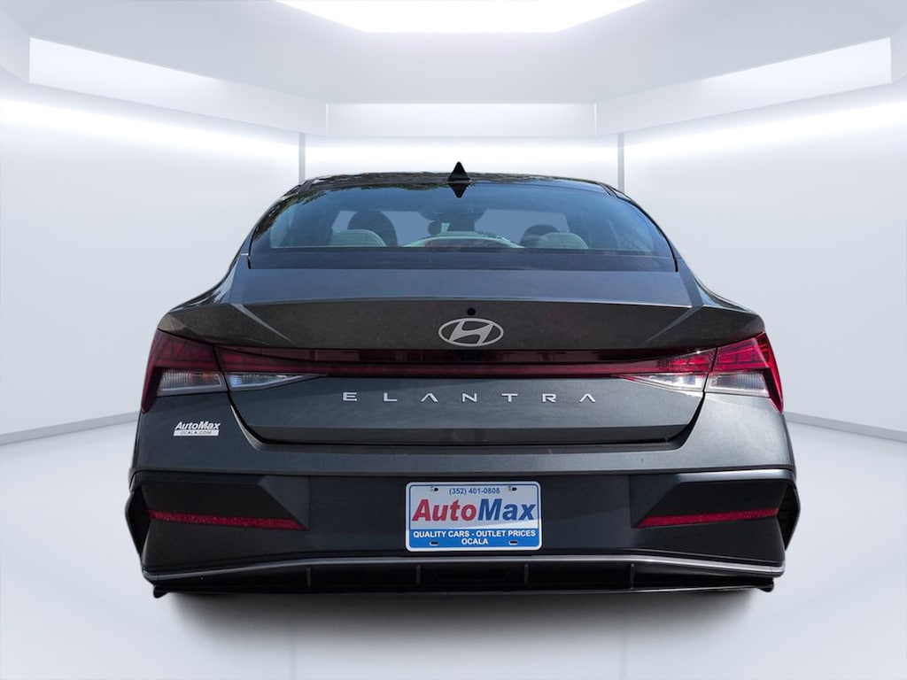 Used 2025 Hyundai Elantra SEL Convenience Sedan