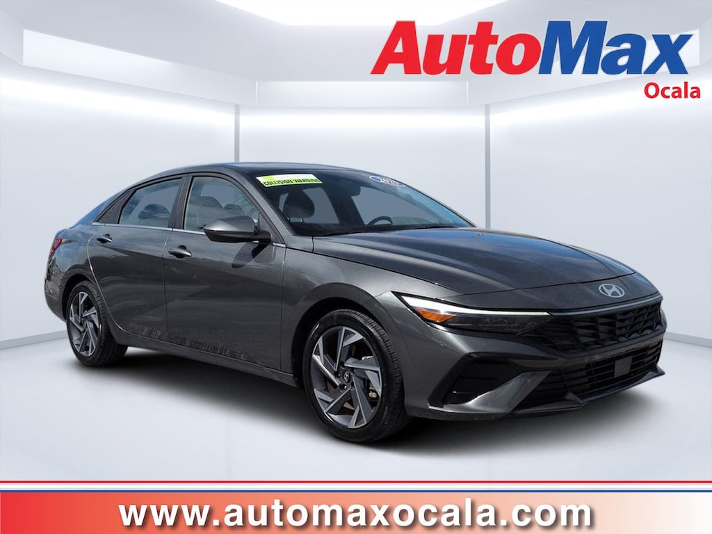 Used 2025 Hyundai Elantra SEL Convenience Sedan