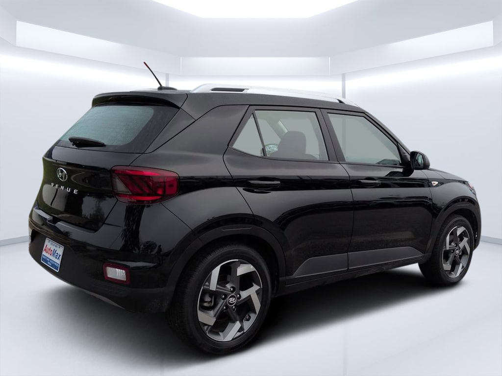 Used 2026 Hyundai Venue SEL SUV