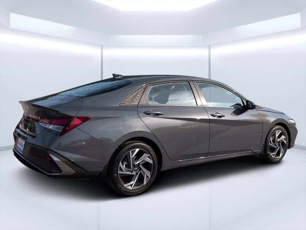 Used 2025 Hyundai Elantra SEL Sport Sedan