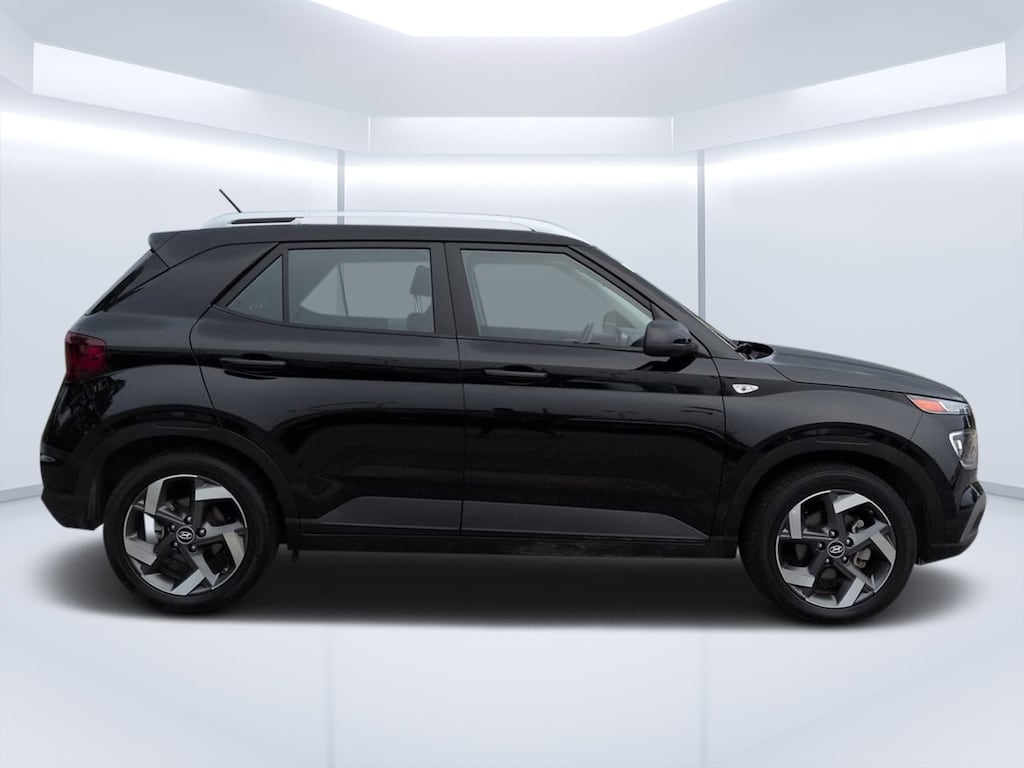 Used 2026 Hyundai Venue SEL SUV