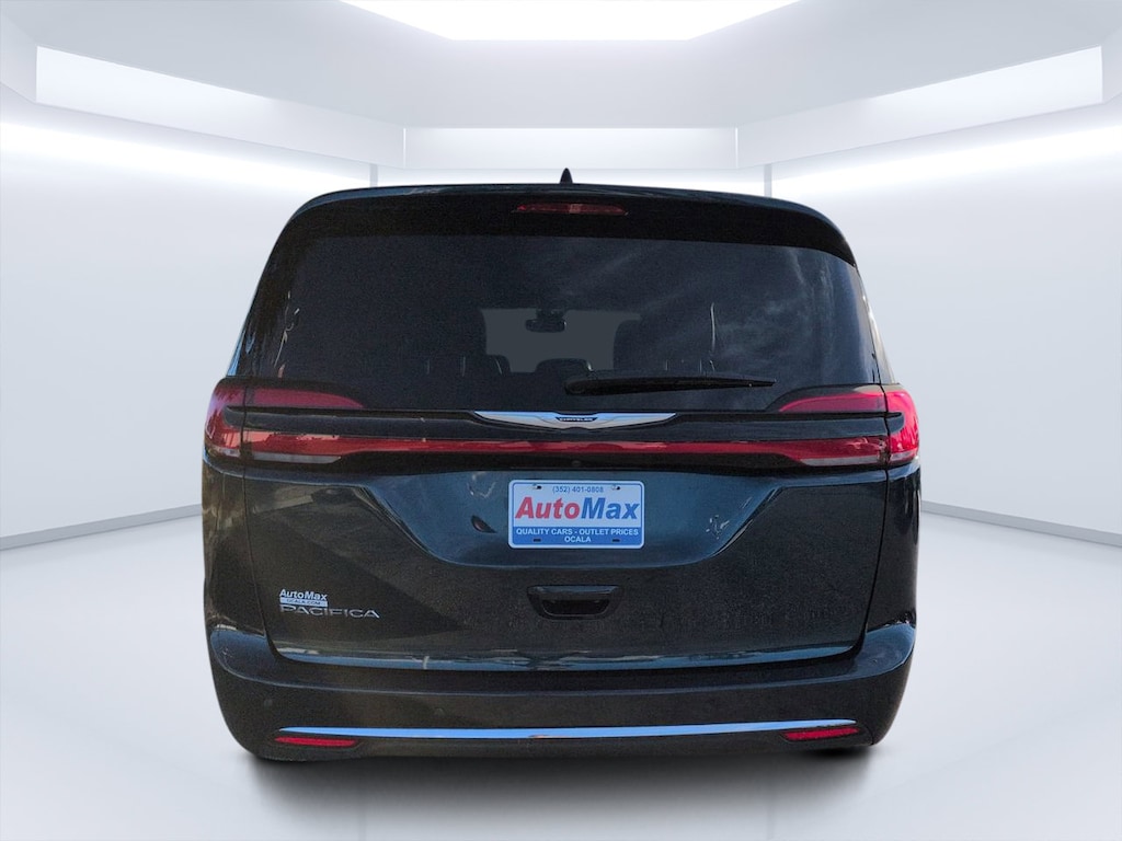 Used 2025 Chrysler Pacifica Select Van Passenger Van