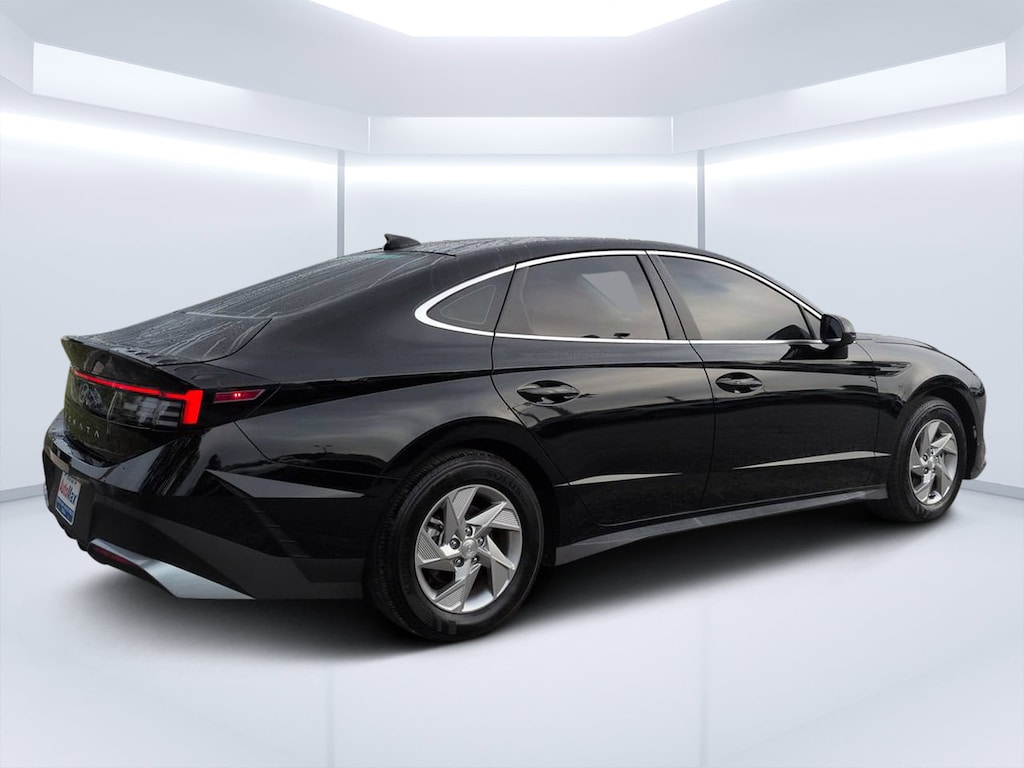 Used 2025 Hyundai Sonata SE Sedan
