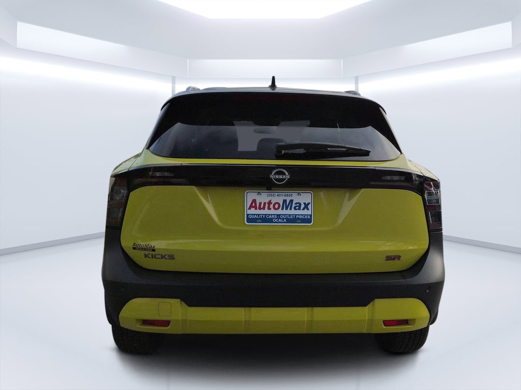 Used 2025 Nissan Kicks SR SUV