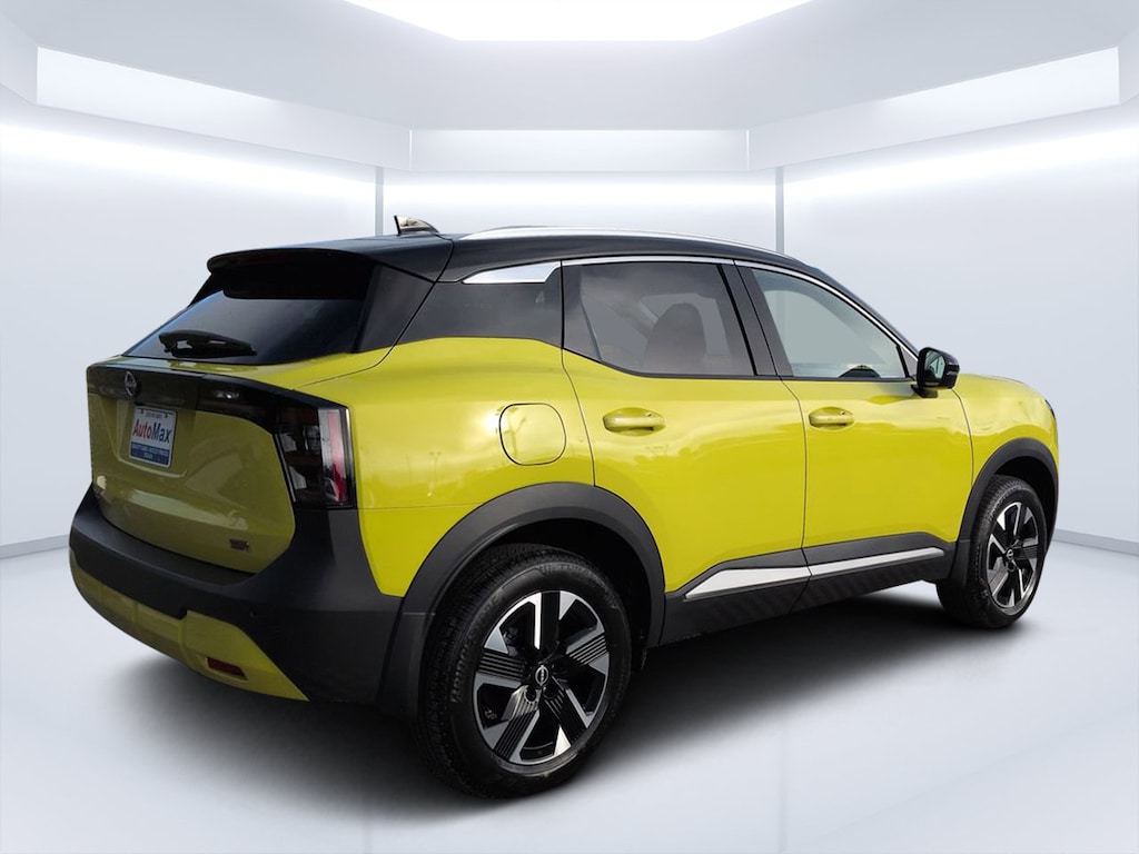 Used 2025 Nissan Kicks SR SUV