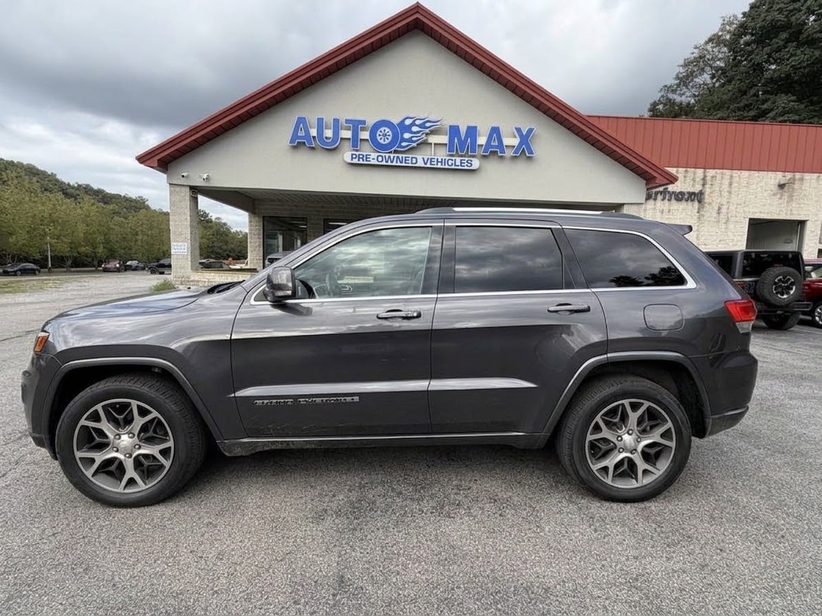 Used 2018 Jeep Grand Cherokee Limited 4x4 SUV
