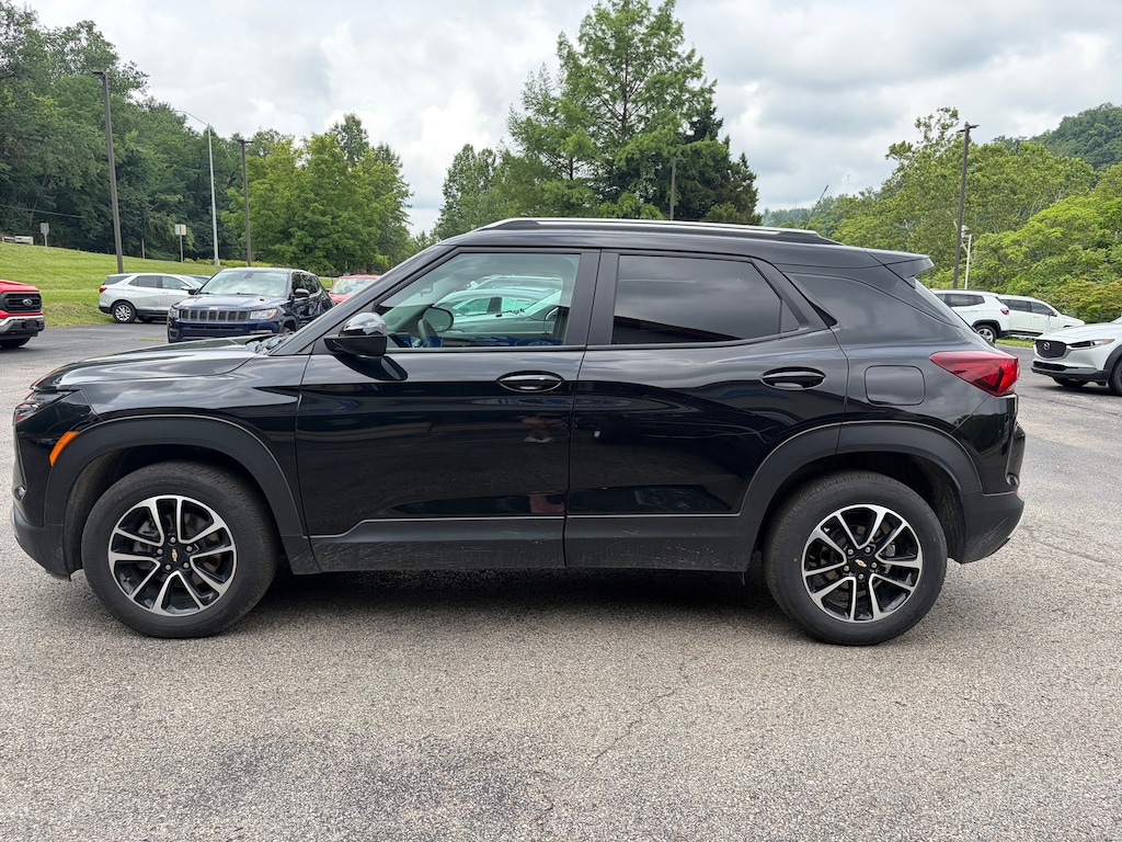 Used 2025 Chevrolet Trailblazer LT SUV