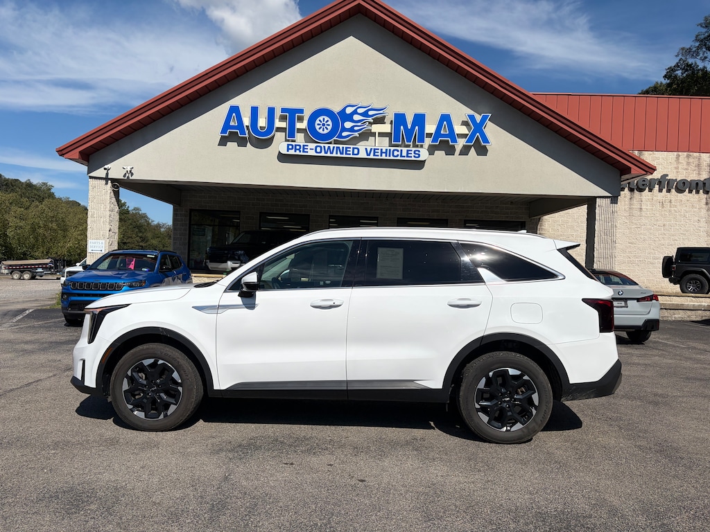 Used 2024 Kia Sorento S SUV