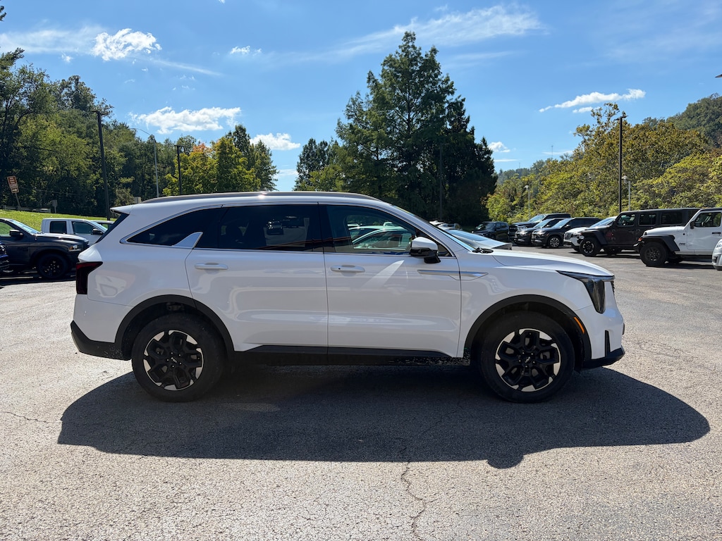 Used 2024 Kia Sorento S SUV