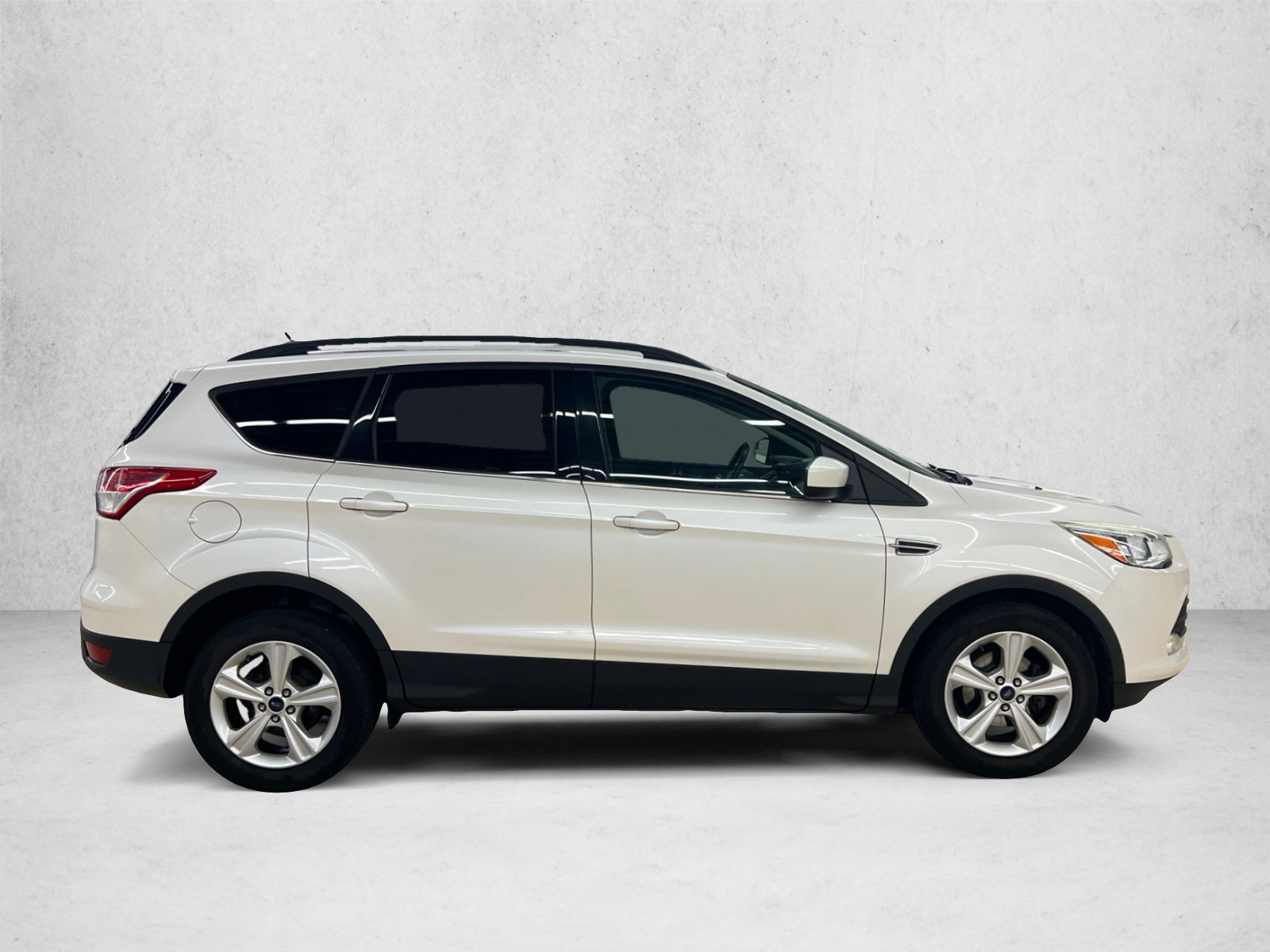 Used 2015 Ford Escape SE SUV