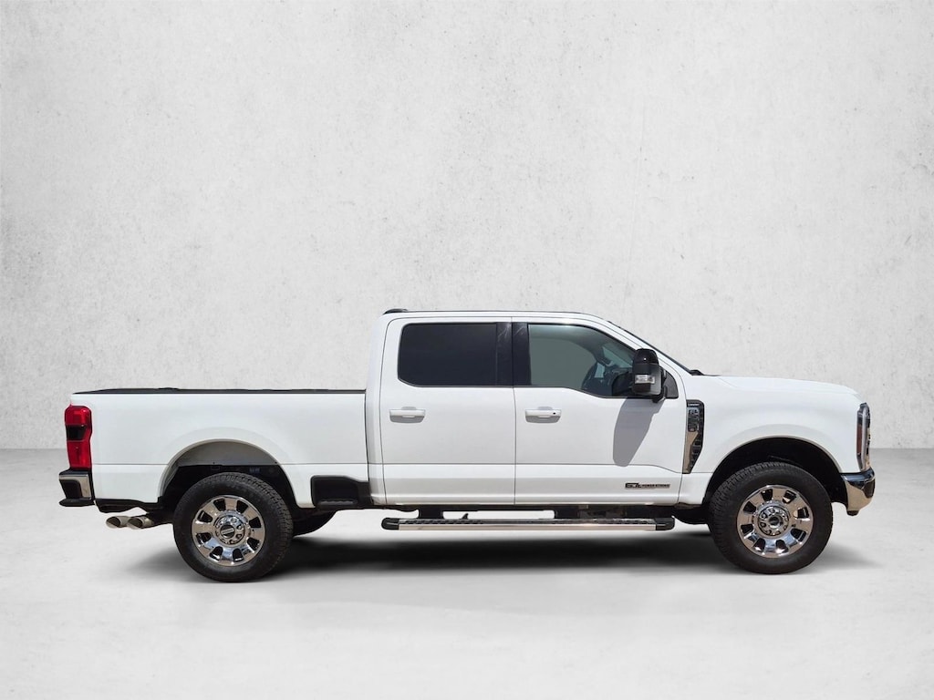 Used 2025 Ford F-250 LARIAT Truck Crew Cab