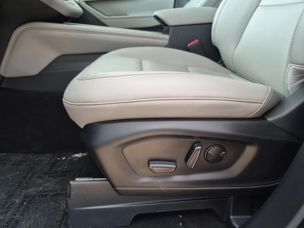 New 2026 Ford Explorer Active w/200A Pkg SUV