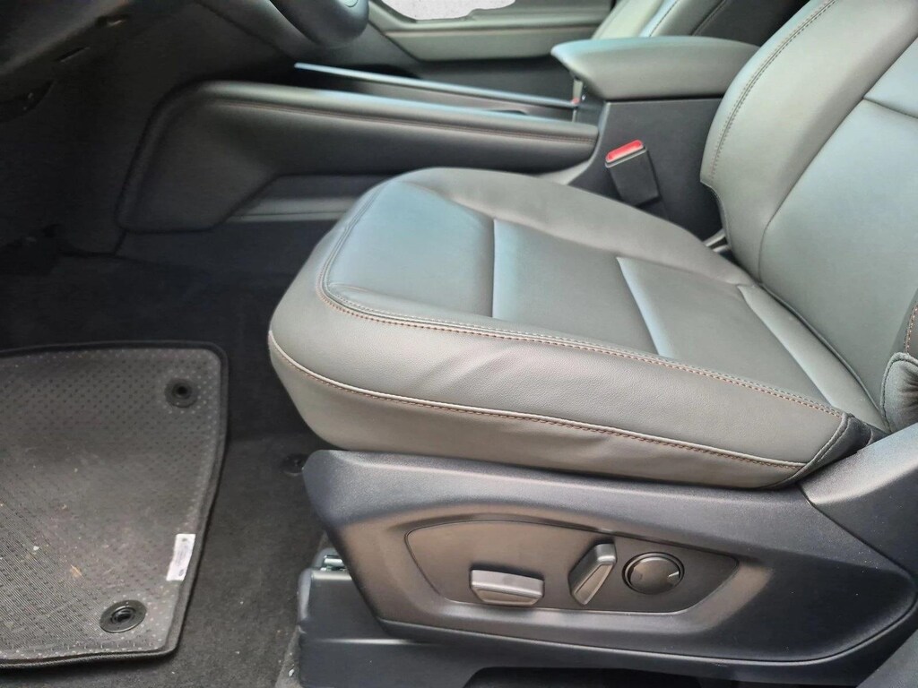 New 2027 Ford Explorer Active w/200A Pkg SUV