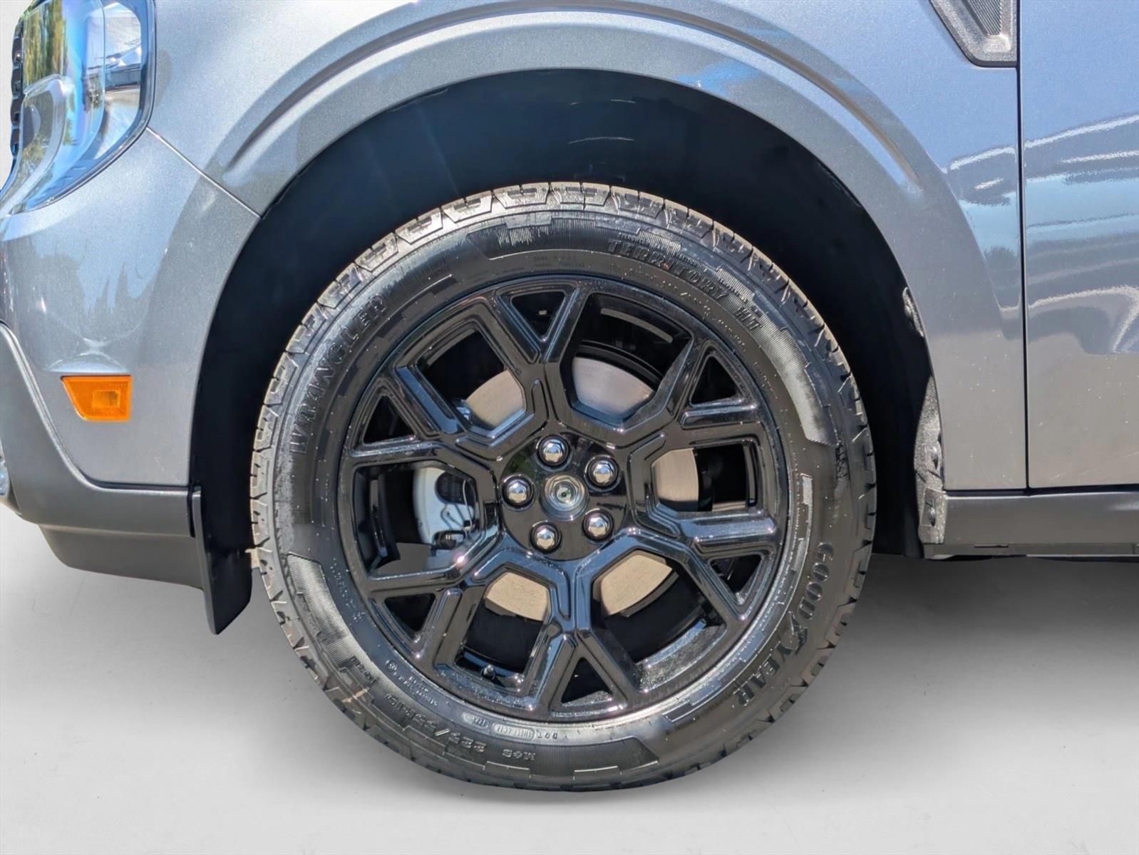 2025 Ford Maverick XLT - Photo 10