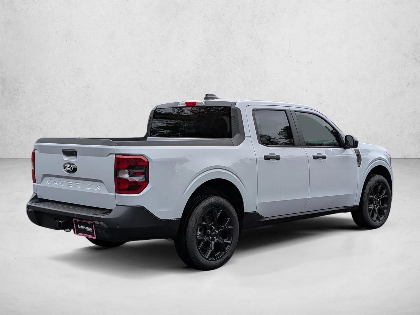 2025 Ford Maverick XLT - Photo 2