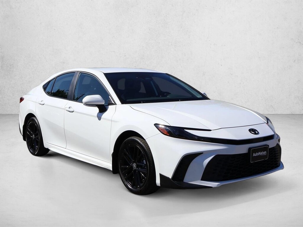 Used 2025 Toyota Camry SE Sedan