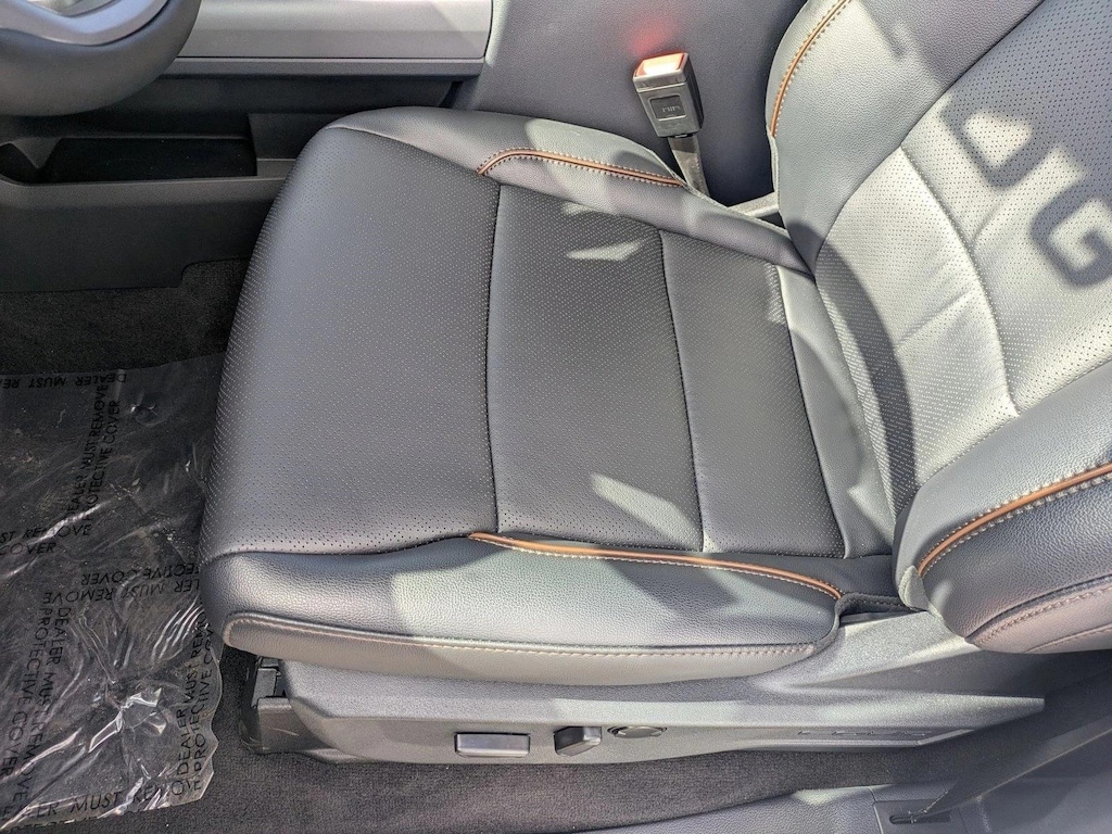 New 2025 Ford F-250 LARIAT Truck Crew Cab
