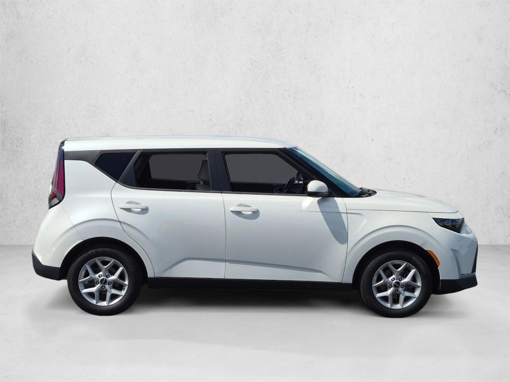 Used 2023 Kia Soul LX Hatchback