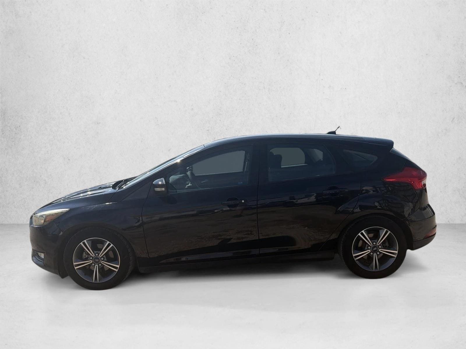 Used 2016 Ford Focus SE with VIN 1FADP3KE6GL394948 for sale in Burleson, TX