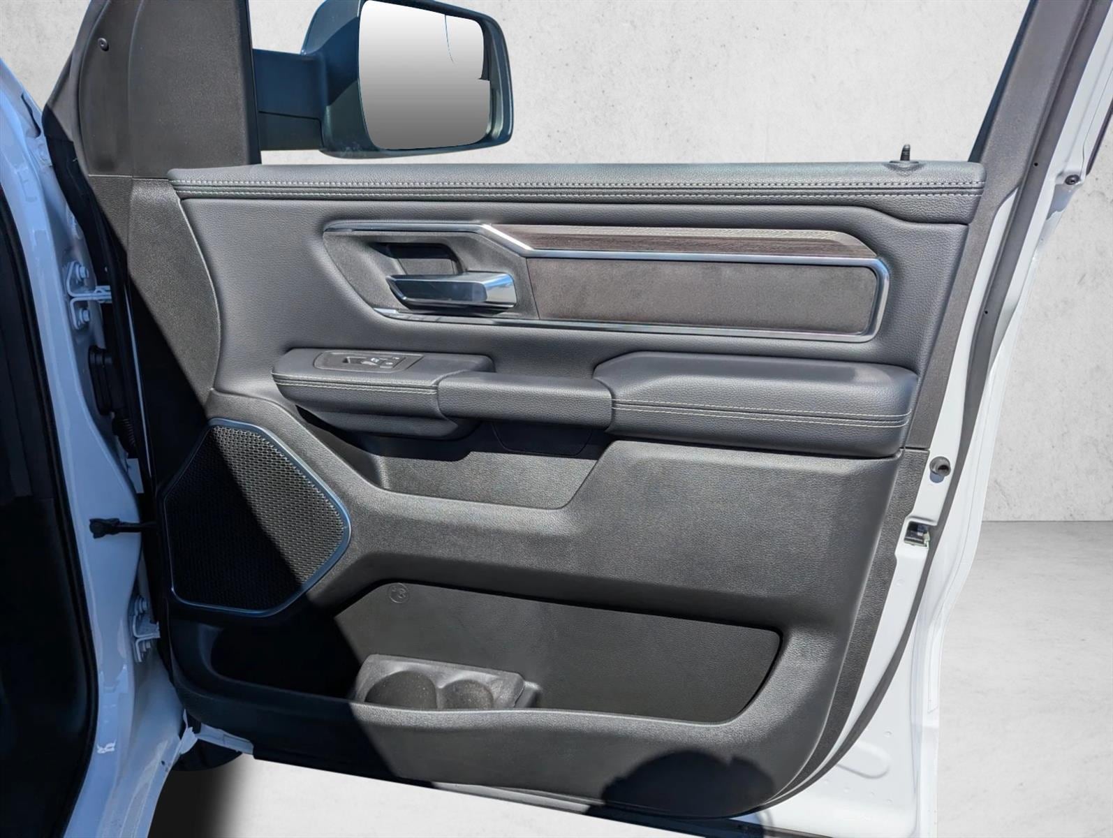 2026 RAM 1500 Laramie - Photo 26