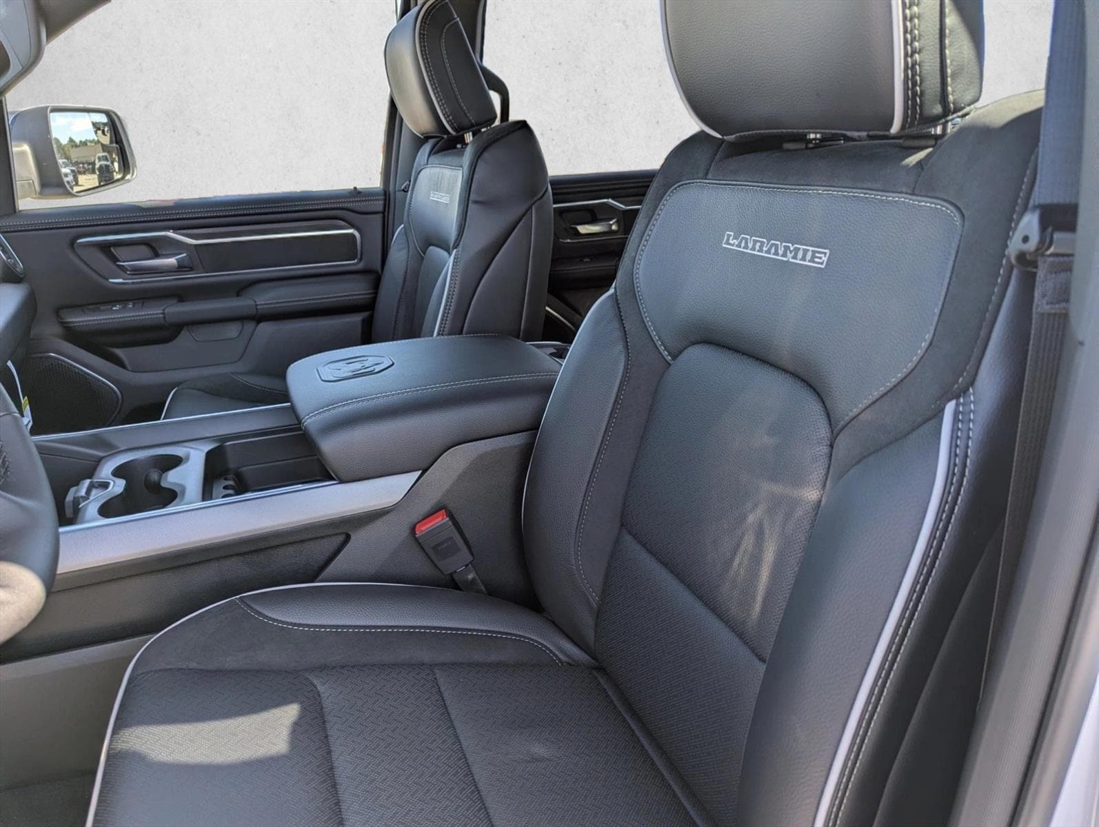 2026 RAM 1500 Laramie - Photo 23