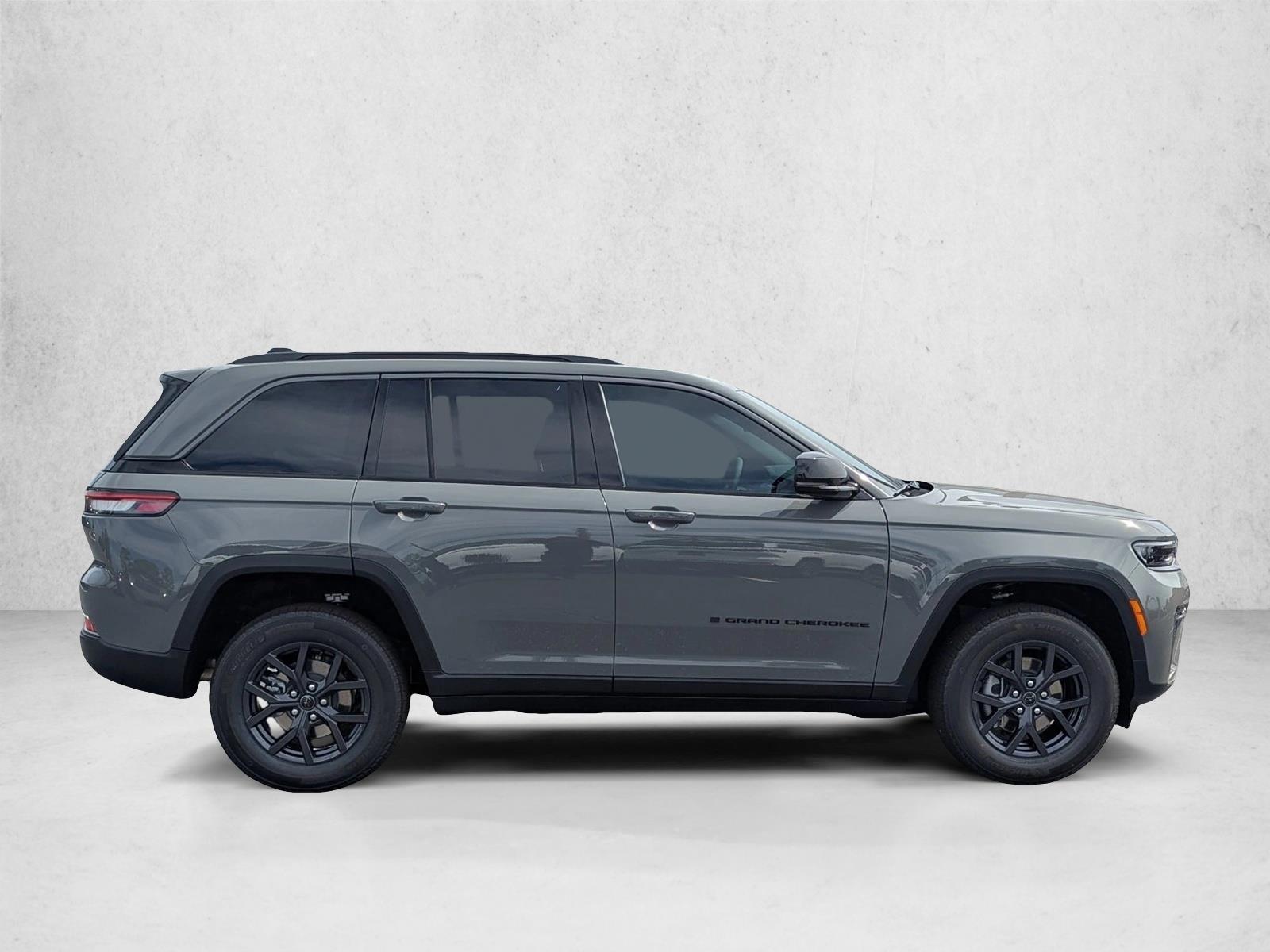 New 2027 Jeep Grand Cherokee Laredo Altitude SUV