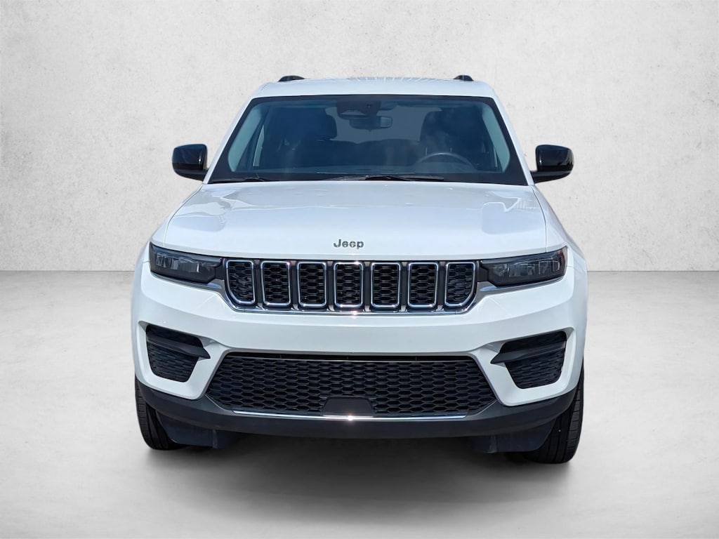 Used 2024 Jeep Grand Cherokee Laredo Sport Utility