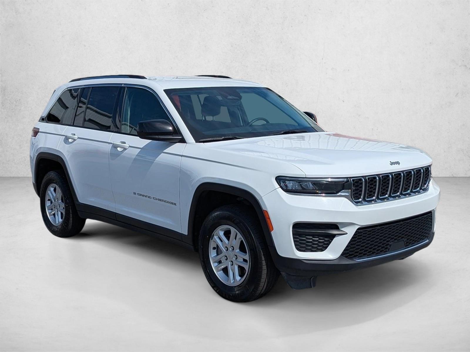 Used 2024 Jeep Grand Cherokee Laredo Sport Utility