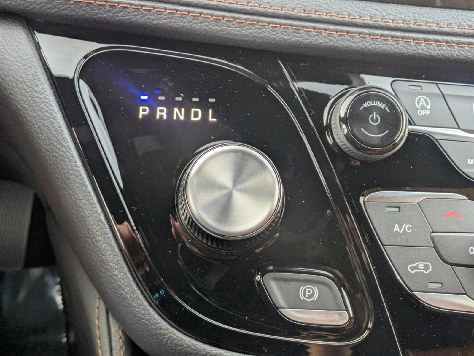 2026 Chrysler Pacifica Pinnacle - Photo 13