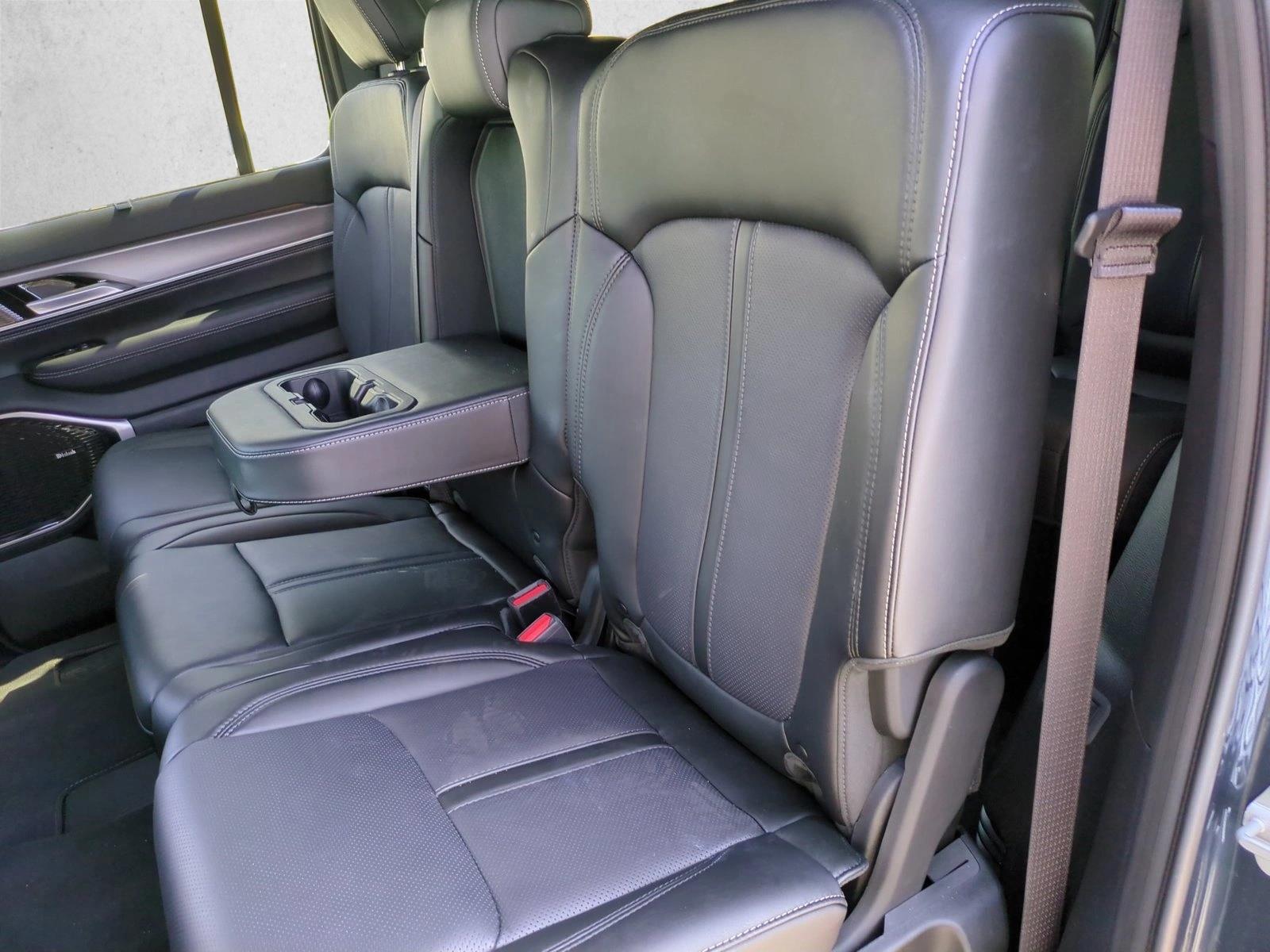 2025 Jeep Wagoneer Series III - Photo 16