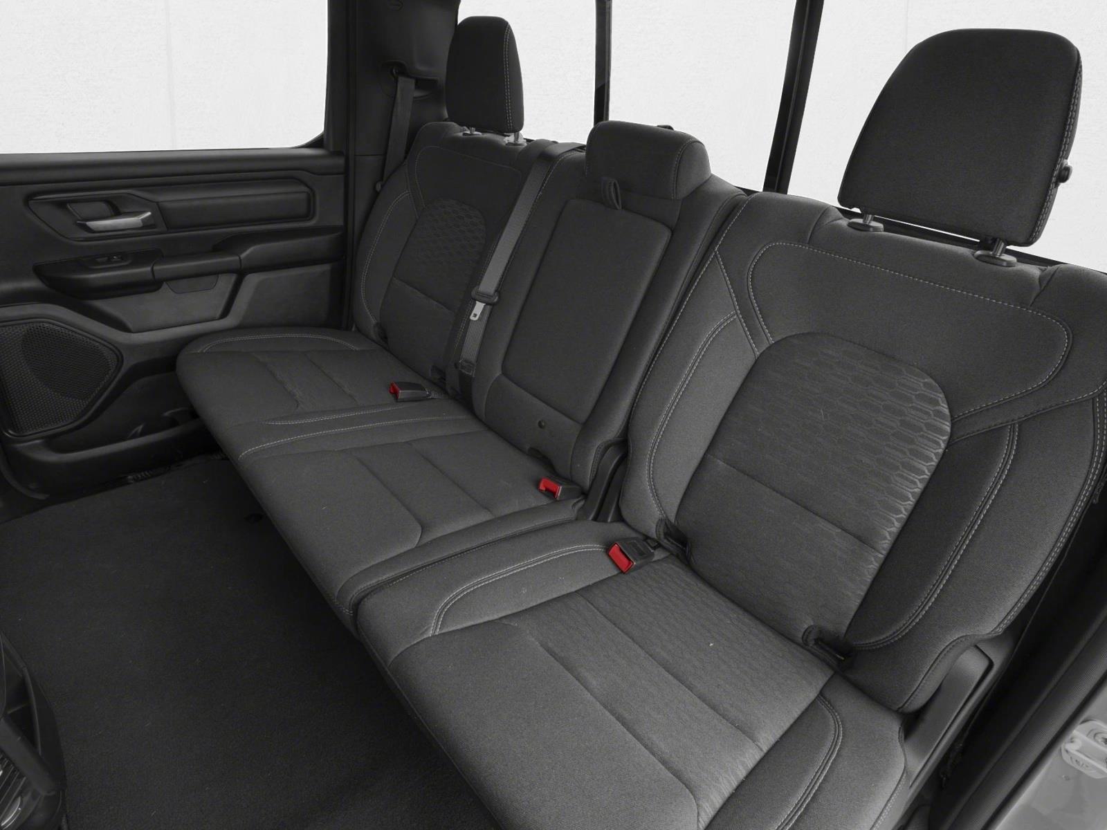 2026 RAM 1500 Express - Photo 9