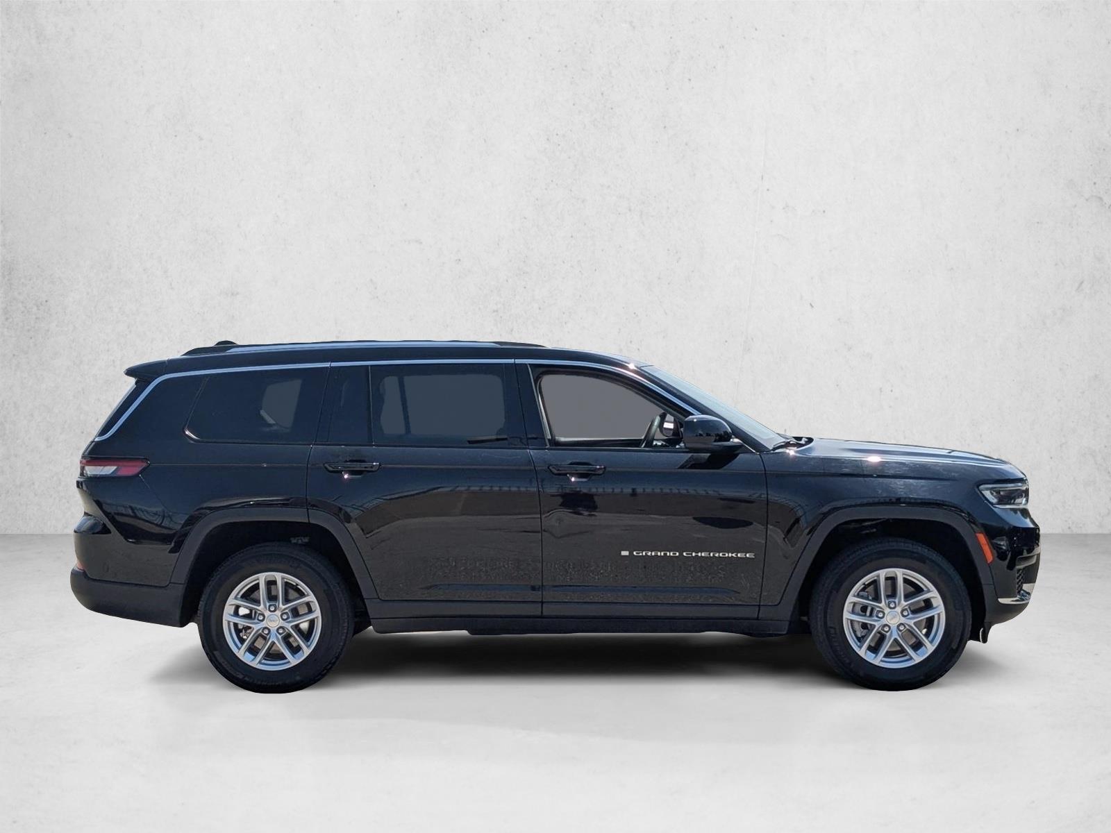 Used 2023 Jeep Grand Cherokee L Laredo SUV