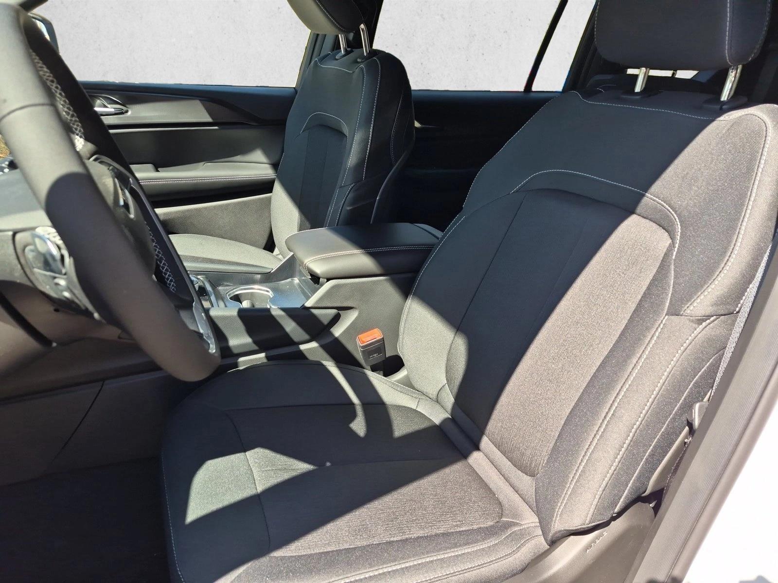 New 2026 Jeep Grand Cherokee L Laredo SUV