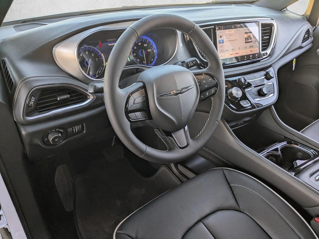 New 2026 Chrysler Pacifica Limited Van Passenger Van