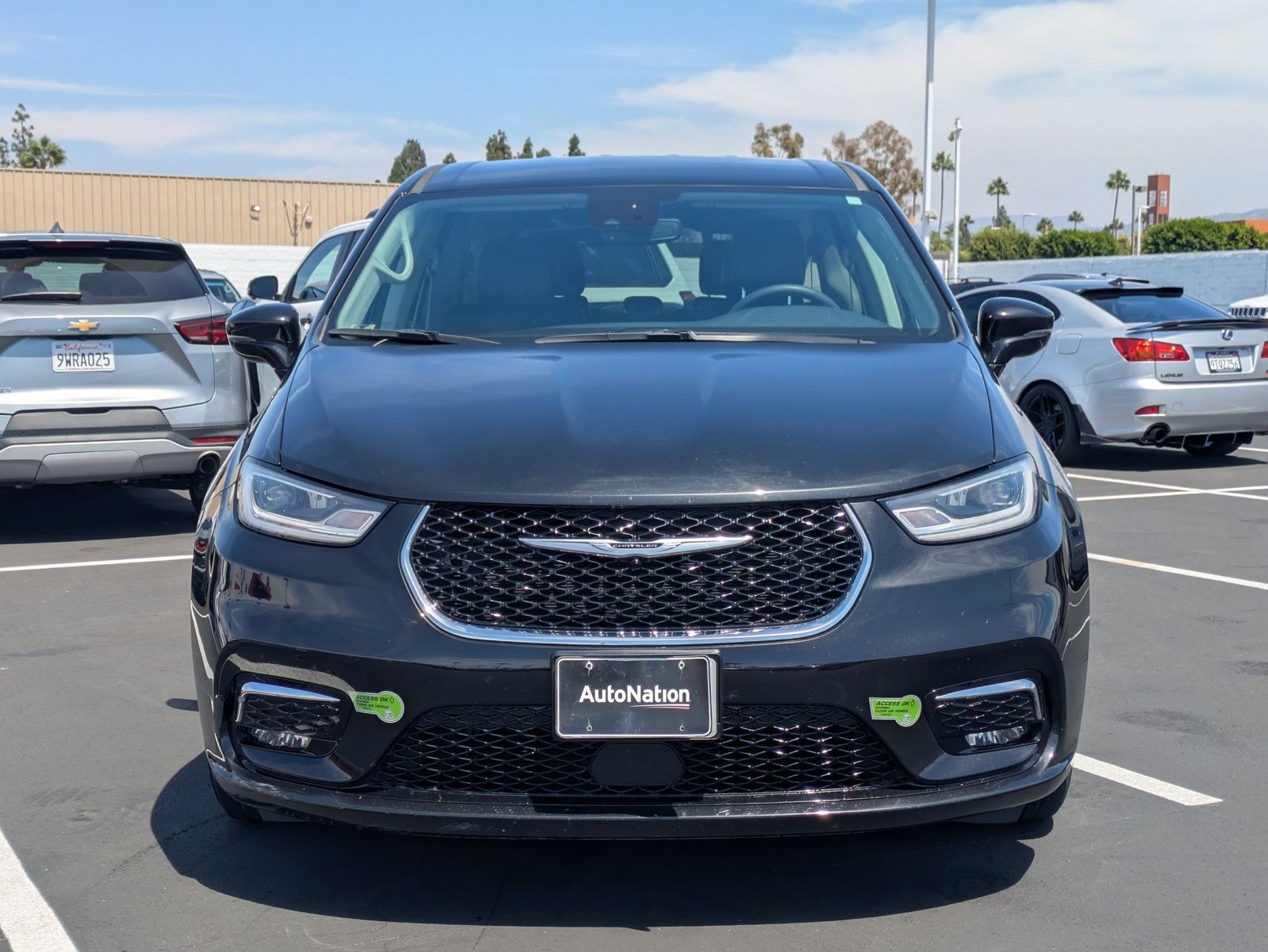 Used 2022 Chrysler Pacifica Hybrid Touring L Mini-van Passenger