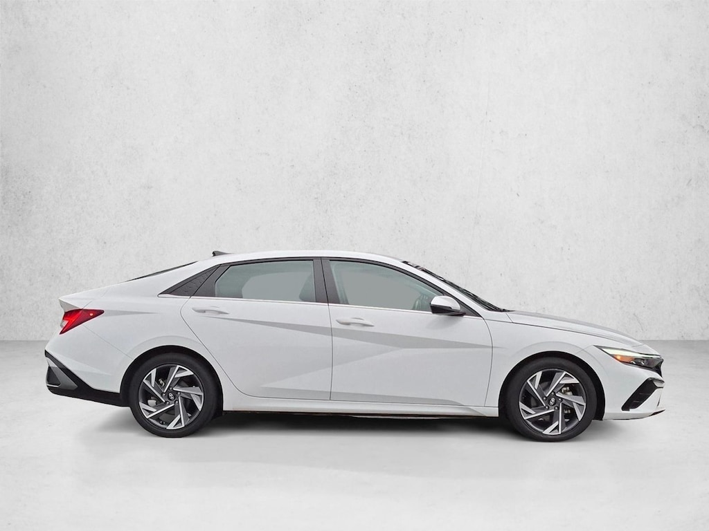 Used 2025 Hyundai Elantra Limited Sedan