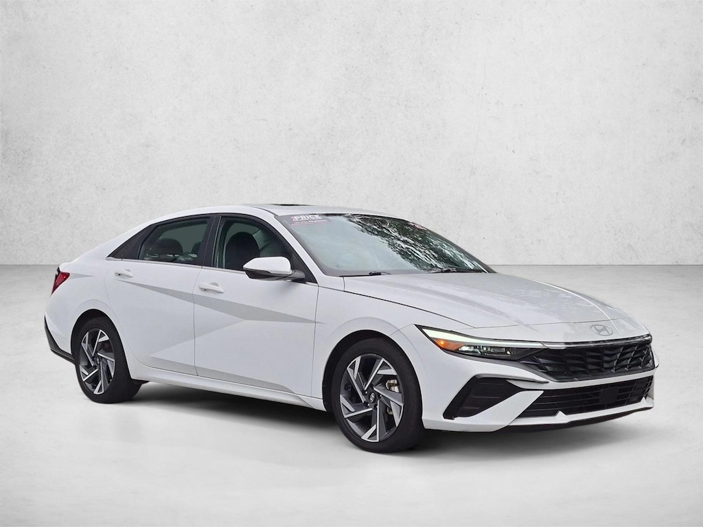 Used 2025 Hyundai Elantra Limited Sedan