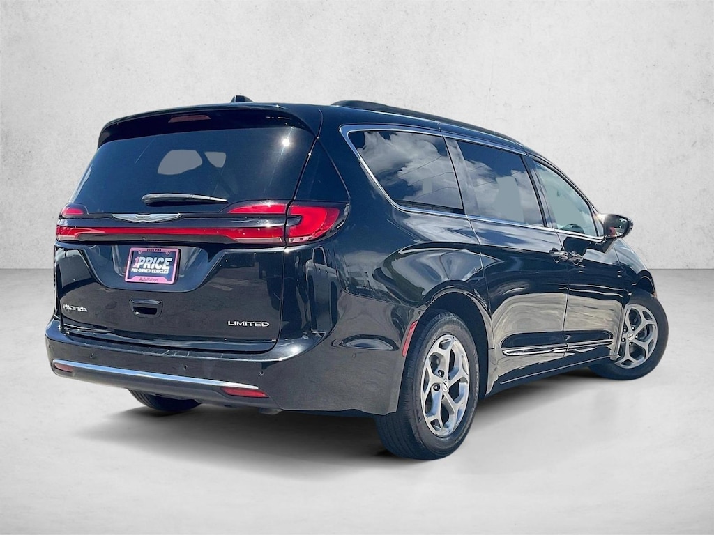 Used 2022 Chrysler Pacifica Limited Van Passenger Van