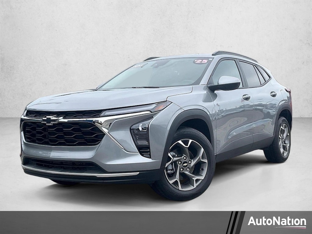 Used 2025 Chevrolet Trax LT SUV